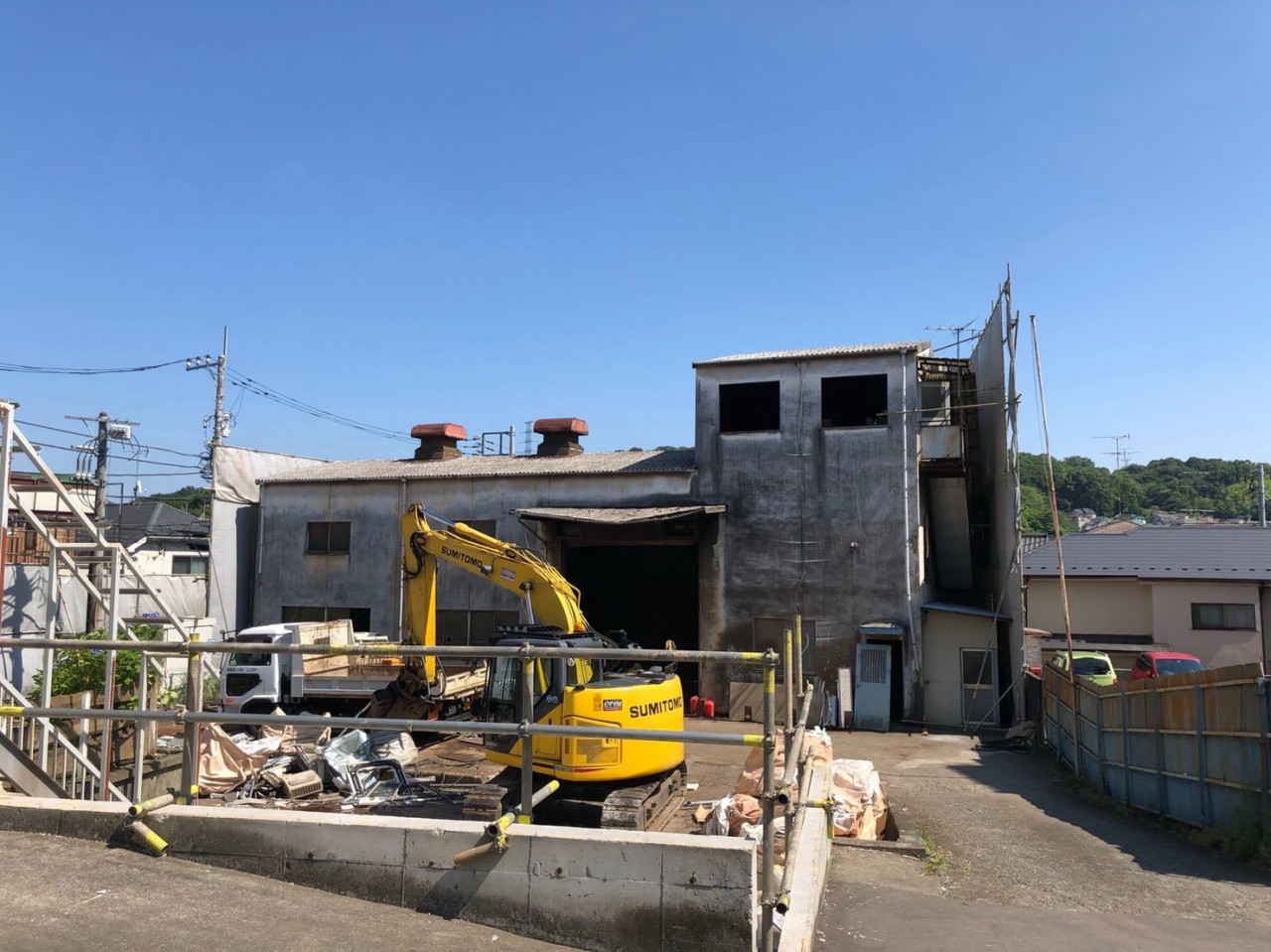 町田市の解体工事現場で解体養生足場仮設工事を行いました。